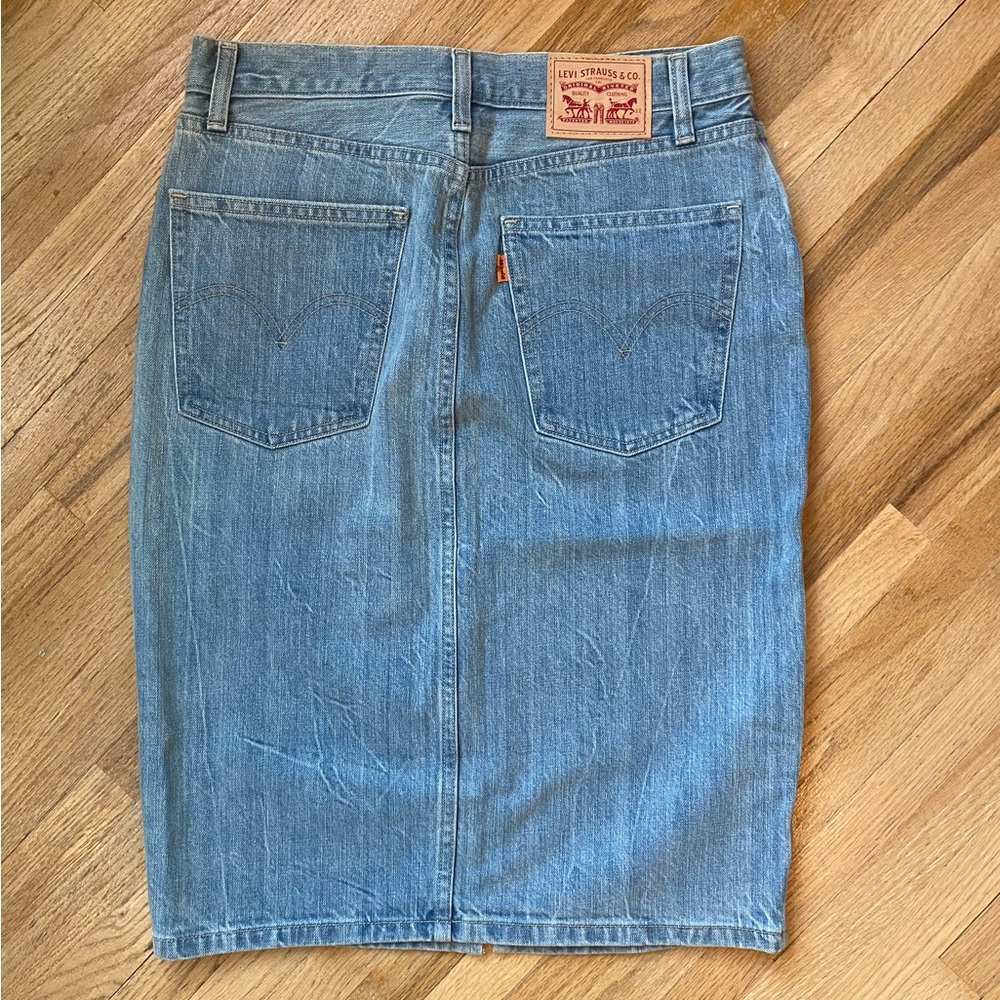 Levi’s Skirt - Picture 2 of 4